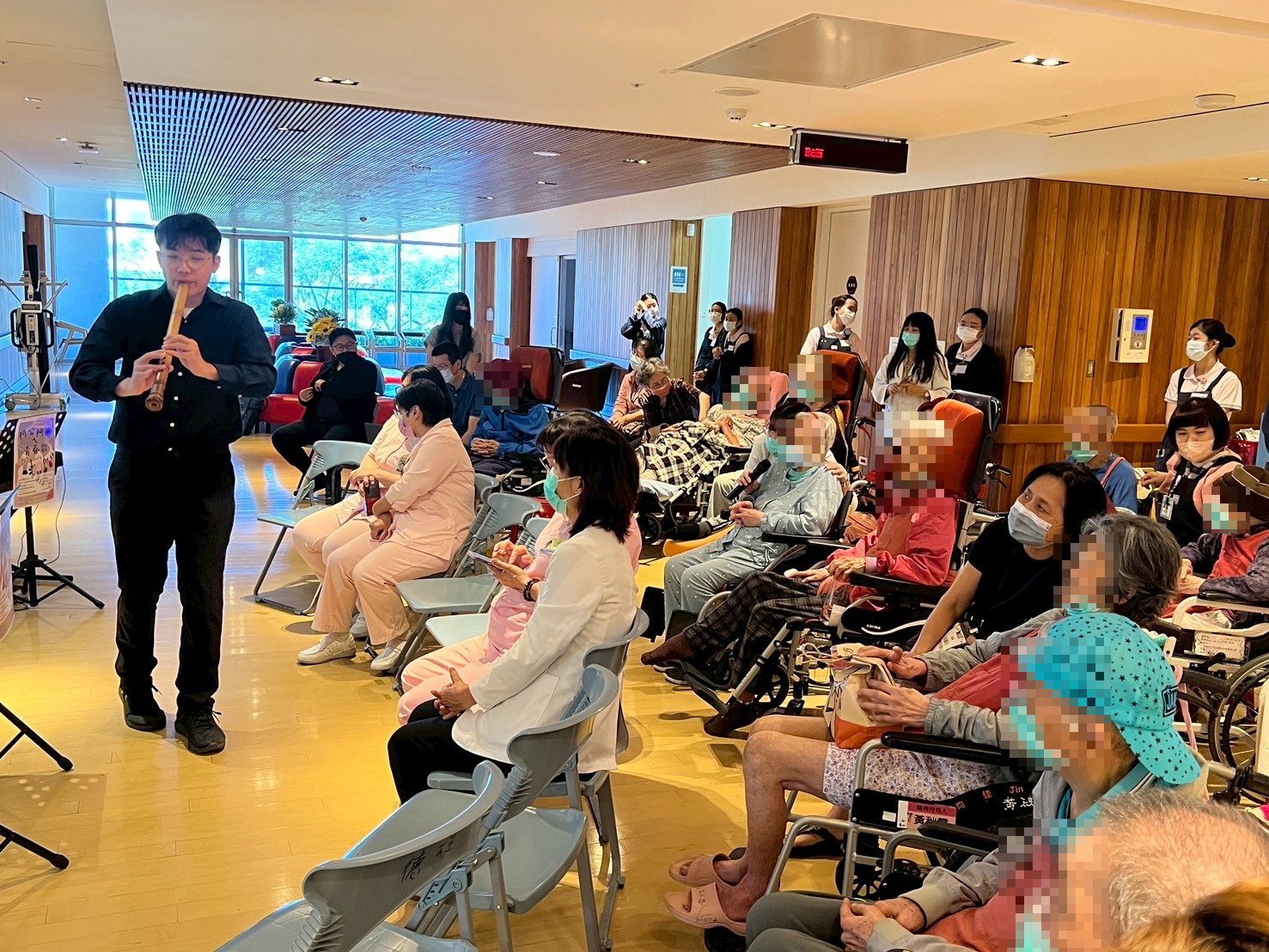 懷舊青春旋律喚起長輩共鳴　民生醫院邀六藝樂集　辦舊時光音樂會