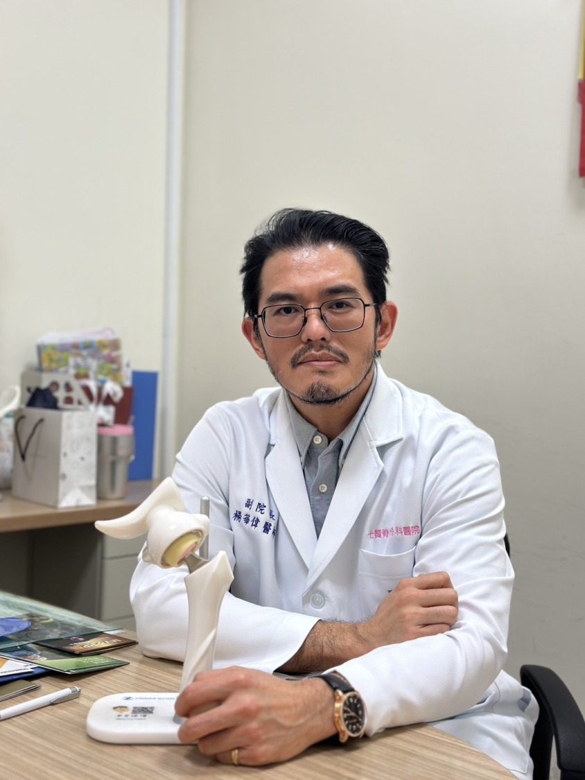 七賢脊椎外科楊華偉醫師正前開人工髖關節手術突破500例  妙手回春造福髖關節病患