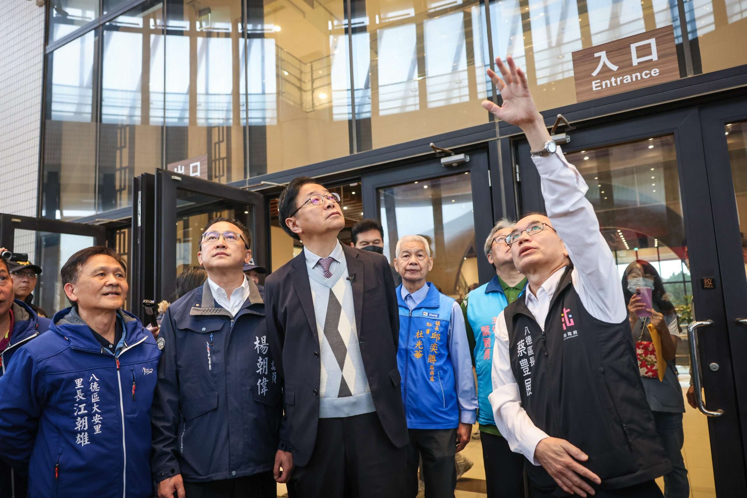 張善政出席軍人忠靈祠春祭 緬懷先烈奉獻精神 張善政出席軍人忠靈祠春祭 緬懷先烈奉獻精神