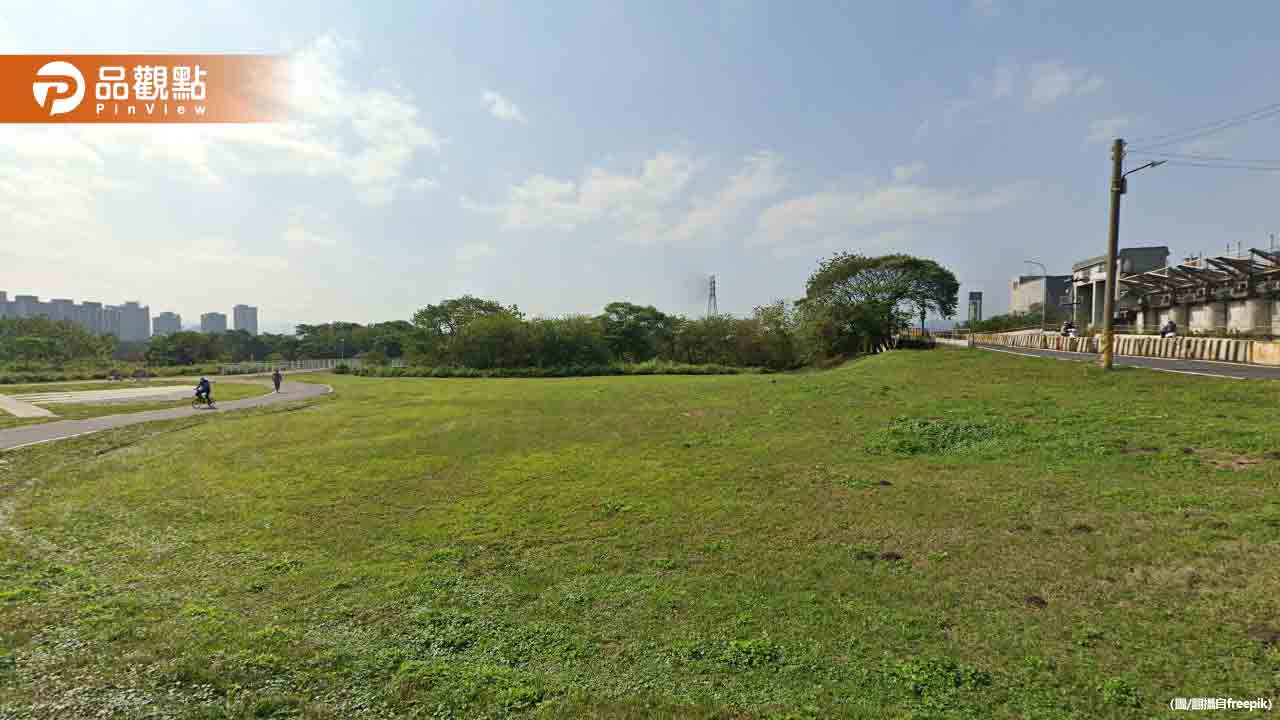 新北河濱公園藏「草王」 1斤狂飆4000元 民眾瘋狂採 新北河濱公園藏「草王」 1斤狂飆4000元 民眾瘋狂採