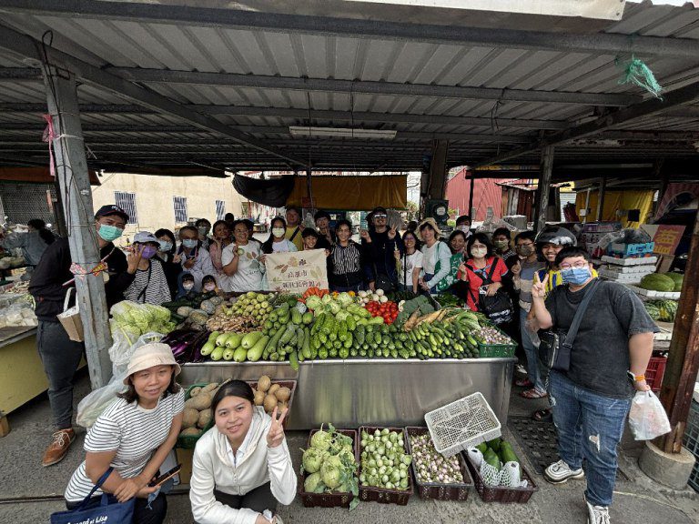 走讀市場越南一條街 探索文化美食及書香 走讀市場越南一條街 探索文化美食及書香
