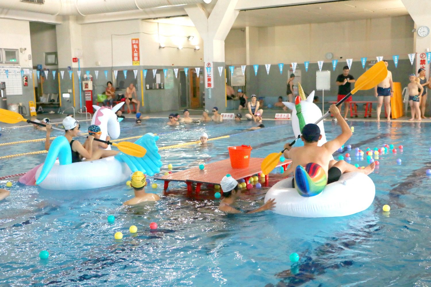 永華國民運動中心及市立游泳池歡慶兒童節!  連假一「童」玩水趣