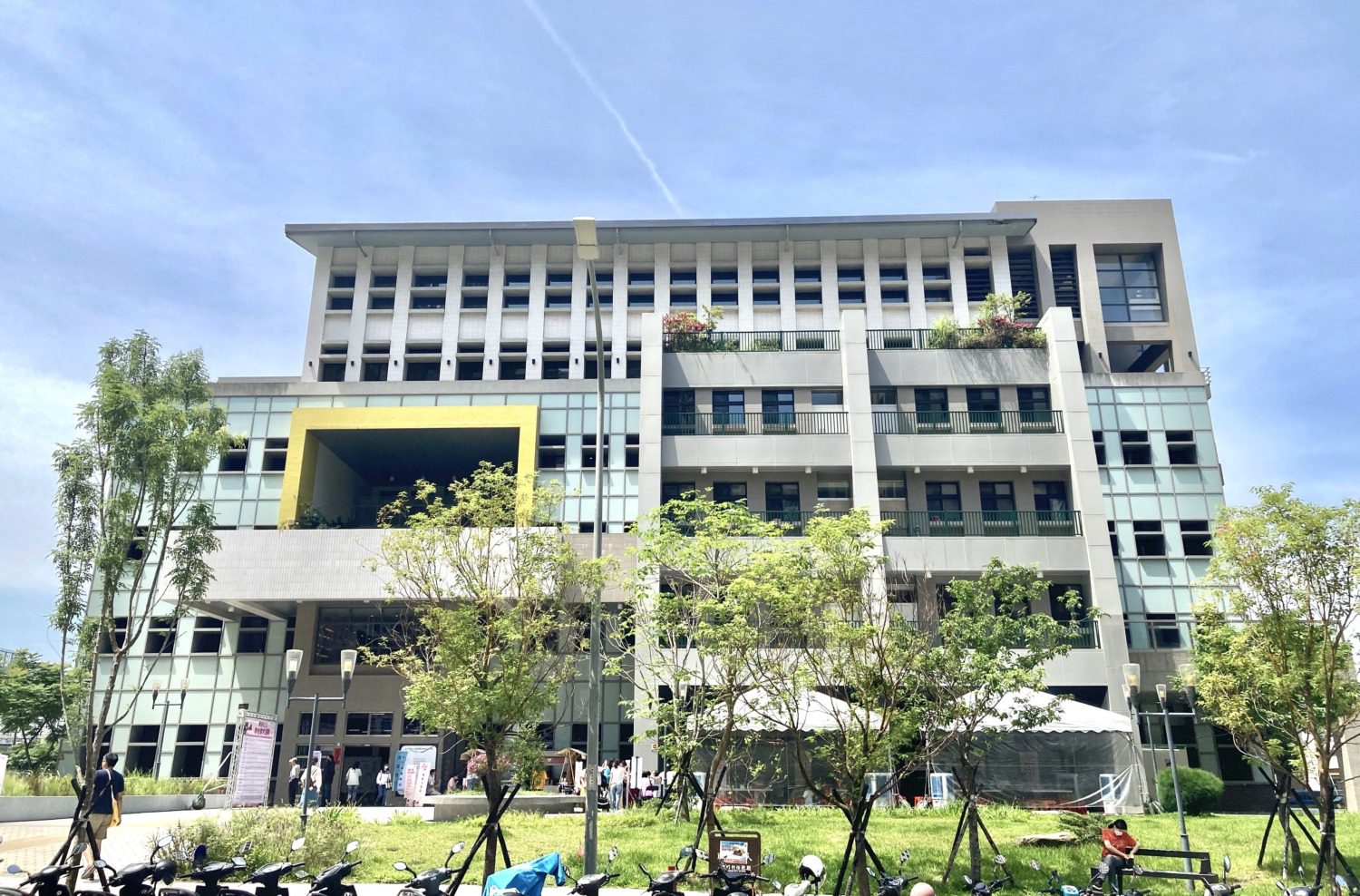 助青年拓展職涯 竹市府青發中心首度聯手新竹就業中心提供103名暑期工讀即日起報名 助青年拓展職涯 竹市府青發中心首度聯手新竹就業中心提供103名暑期工讀即日起報名