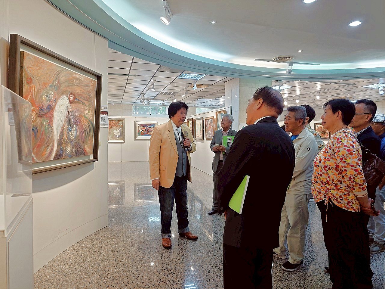 高醫大舉辦施哲三86回顧展