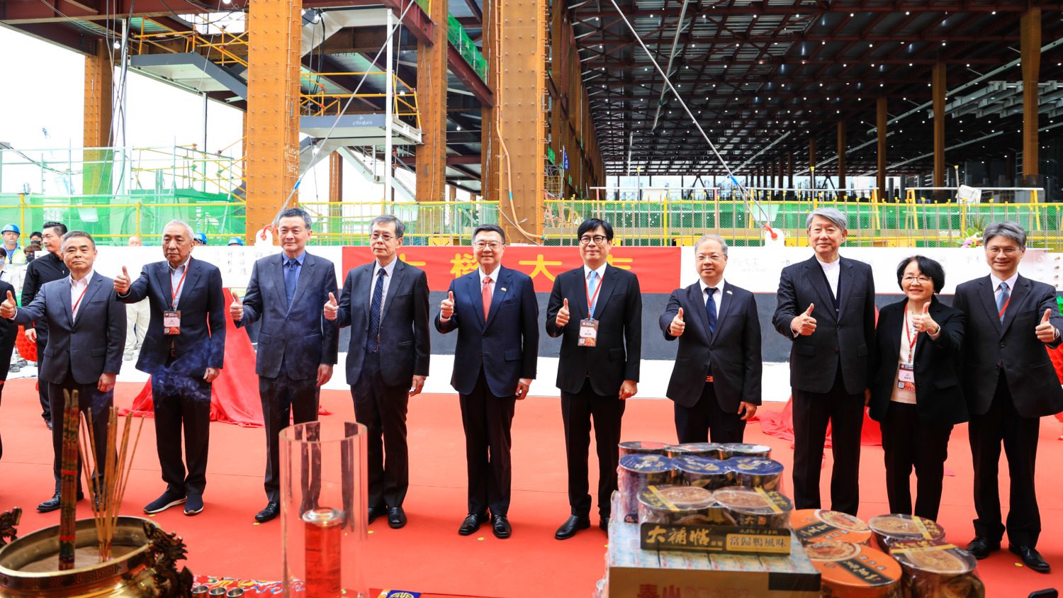 陳其邁陪同卓榮泰院長出席台積電2奈米設廠典禮