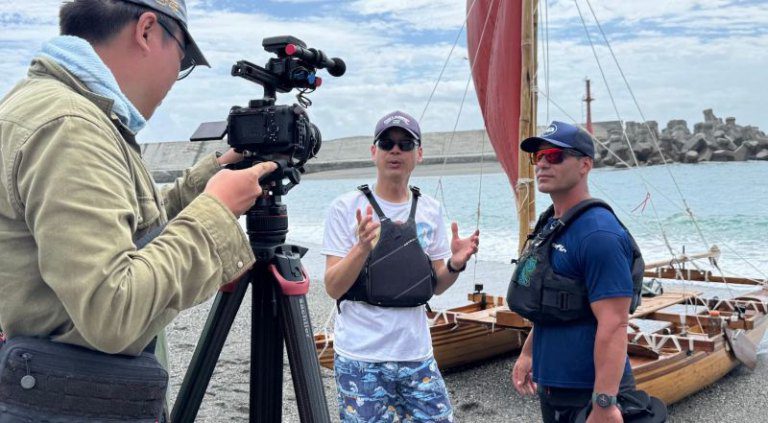 激流獨木舟世界紀錄者訪台以舟會友　玄奘大學直播中心獨家專訪