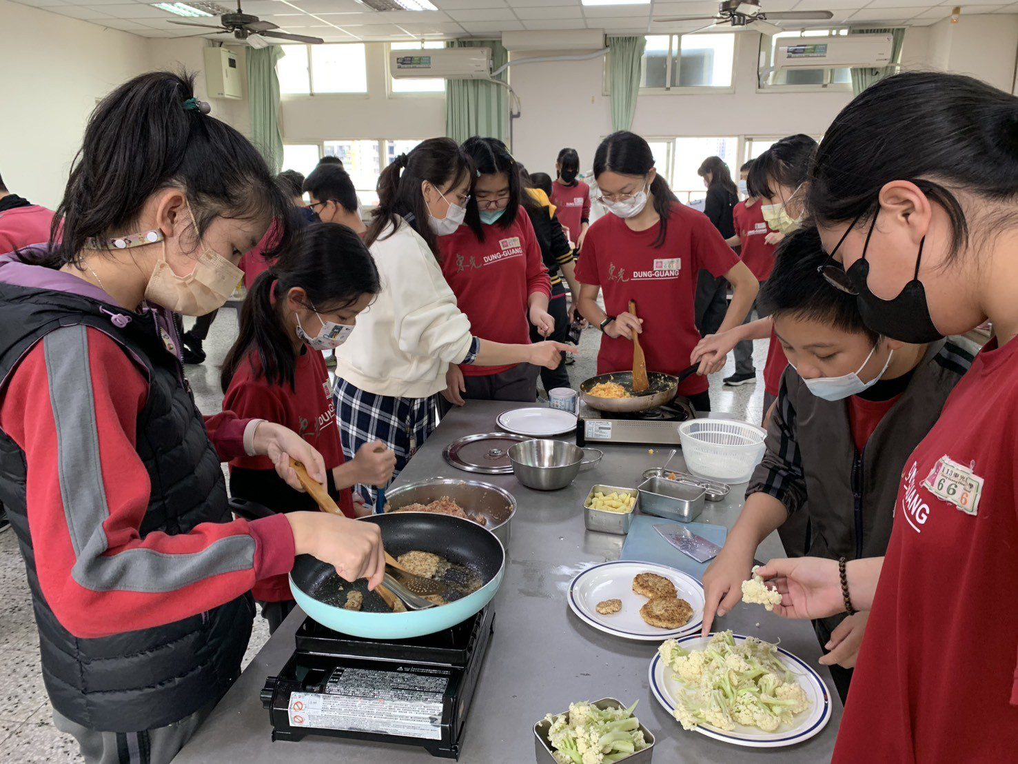 東光國小學童化身綠色廚師　永續飲食減碳料理美味上桌