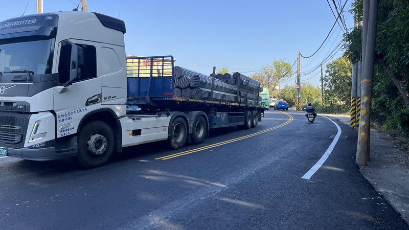 橋頭科學園區聯外道路升級 筆秀東路鋪設中鋼爐石提升耐久性 橋頭科學園區聯外道路升級 筆秀東路鋪設中鋼爐石提升耐久性