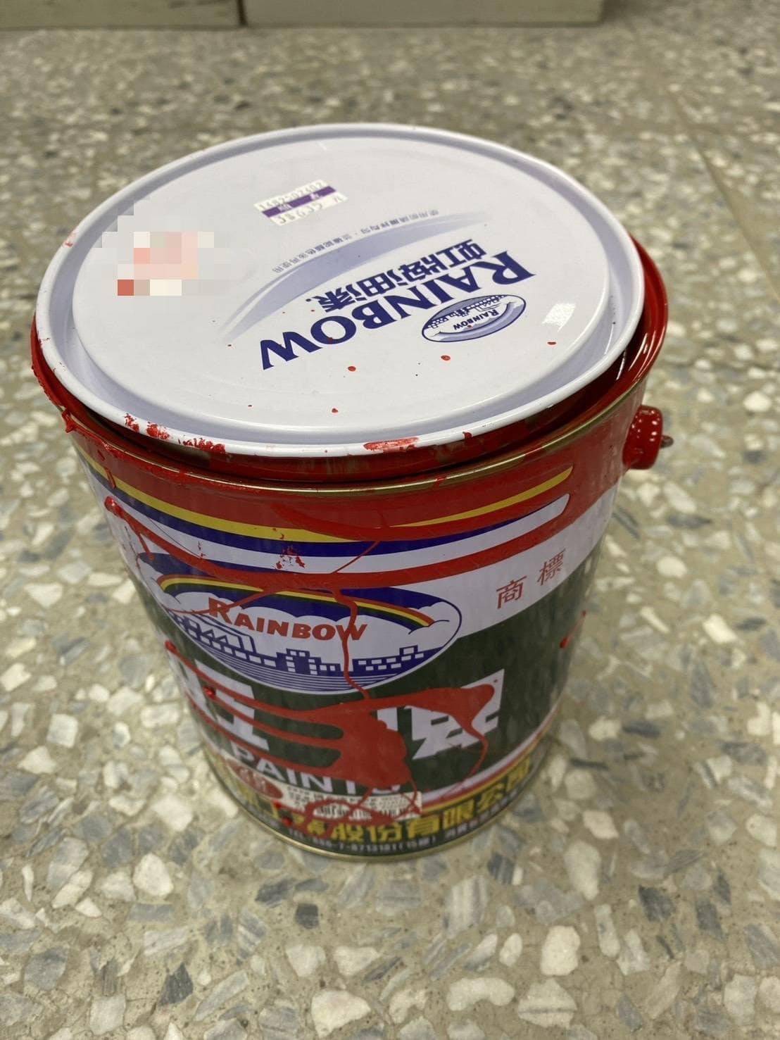 不滿網路言論竟潑漆　嘉警呼籲民眾守法表達訴求