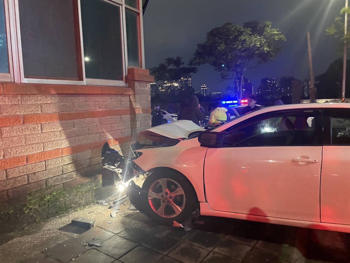 未成年駕駛違規拒檢狂飆 警鳴4槍追捕逮3人 未成年駕駛違規拒檢狂飆 警鳴4槍追捕逮3人