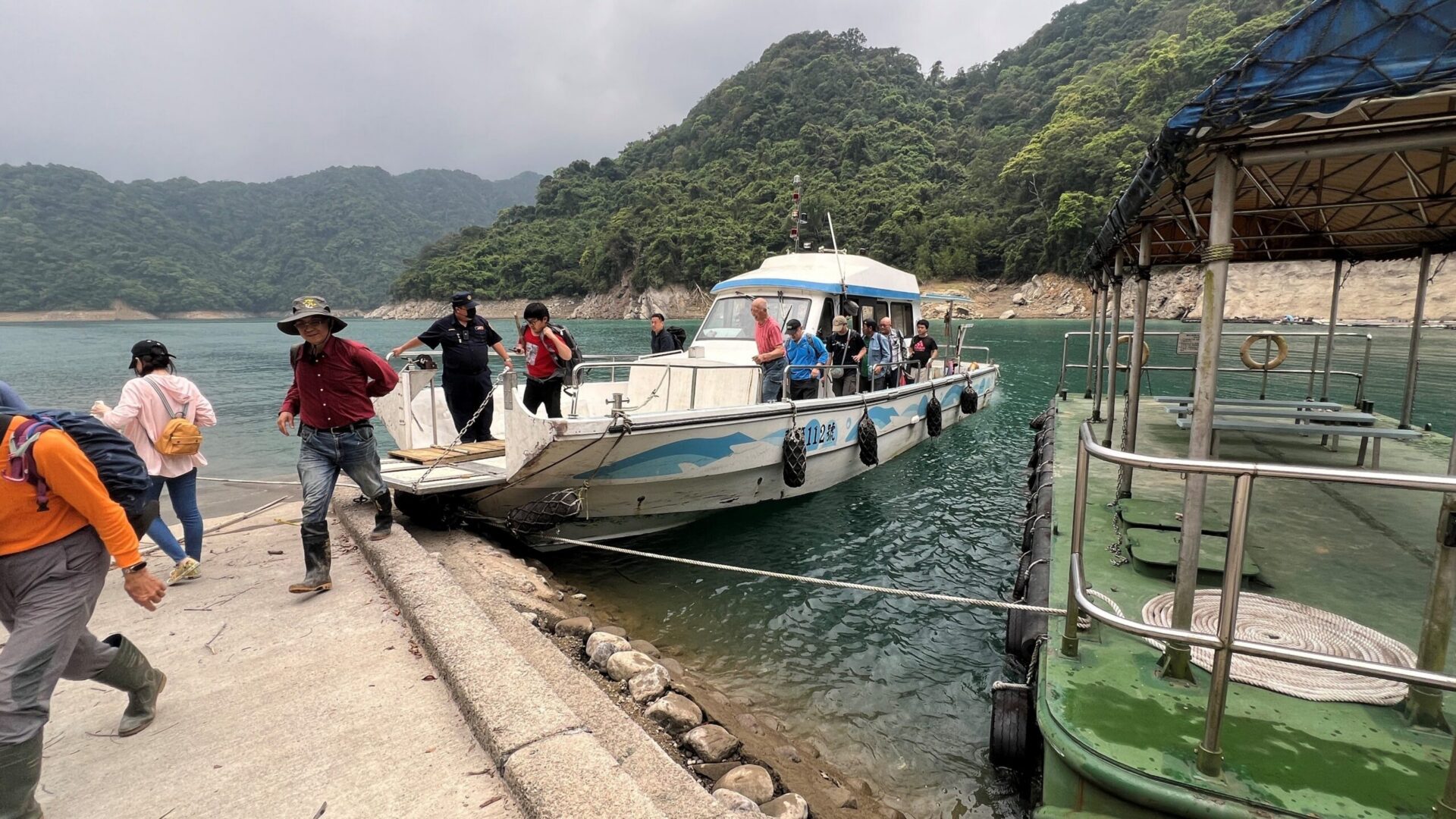 翡翠水庫掃墓專船啟航 清明便捷祭祖 翡翠水庫掃墓專船啟航 清明便捷祭祖