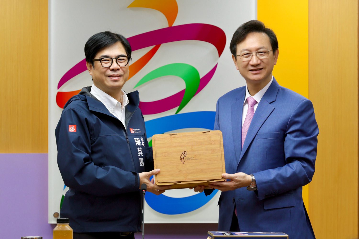 童振源大使率新加坡菁英團訪高雄 陳其邁市長關注智慧城市發展與雙邊合作 童振源大使率新加坡菁英團訪高雄 陳其邁市長關注智慧城市發展與雙邊合作