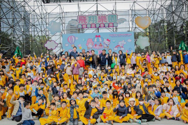 2025新竹市兒童遊藝節連假首日開幕! 邱臣遠代理市長開箱「飛翔樂園」 邀大小朋友體驗奇幻旅程 2025新竹市兒童遊藝節連假首日開幕! 邱臣遠代理市長開箱「飛翔樂園」 邀大小朋友體驗奇幻旅程