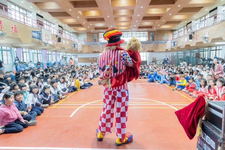 慶祝兒童節活動歡笑不斷    魔術師前進校園精彩表演