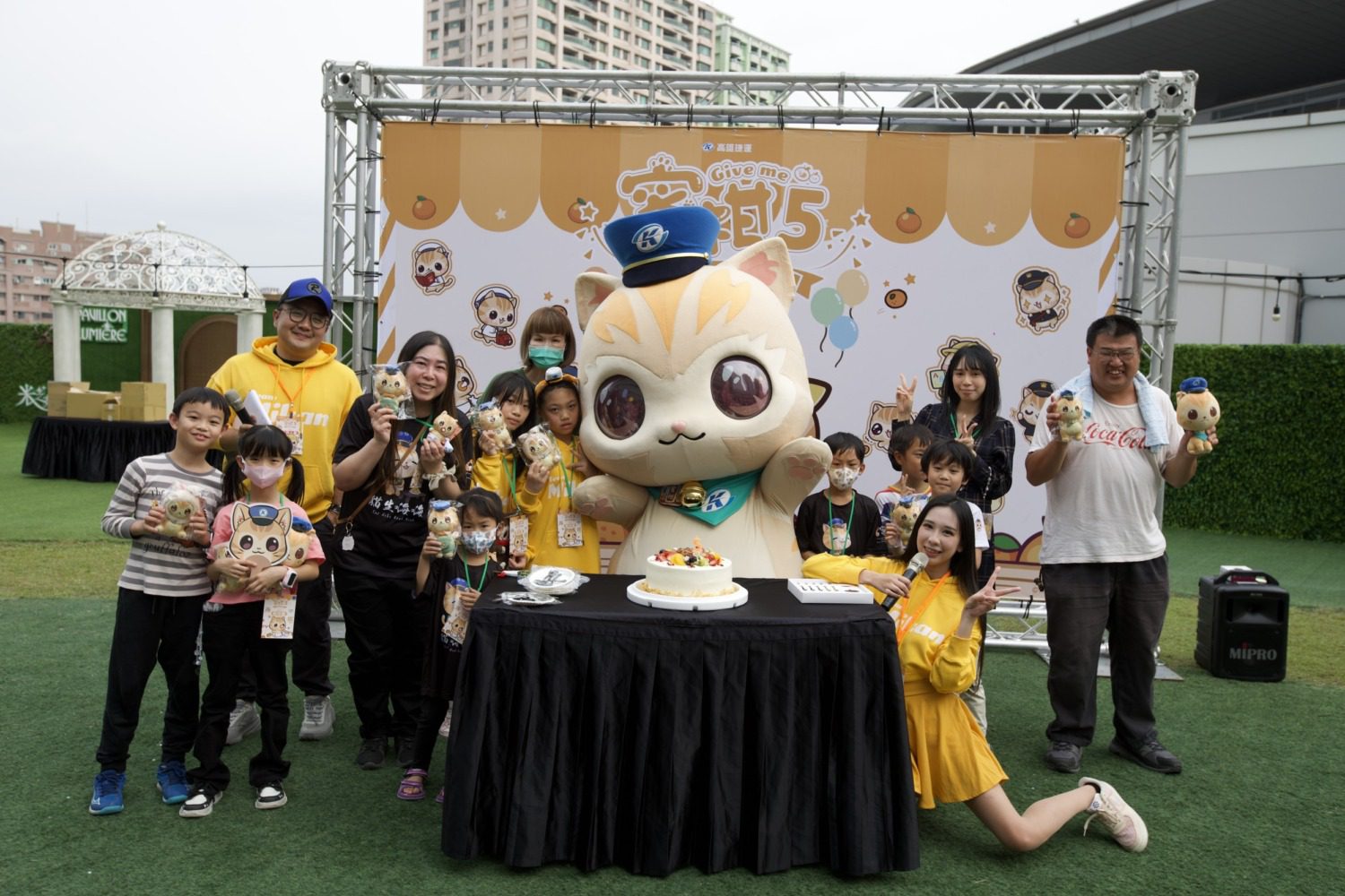 歡慶兒童節 蜜柑站長首次進駐百貨快閃