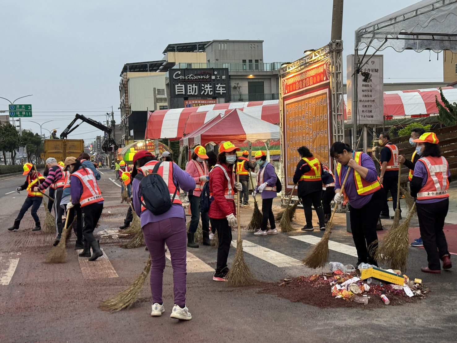 大甲媽祖遶境啟程 逾3000名環保英雄協力清理市容 大甲媽祖遶境啟程 逾3000名環保英雄協力清理市容