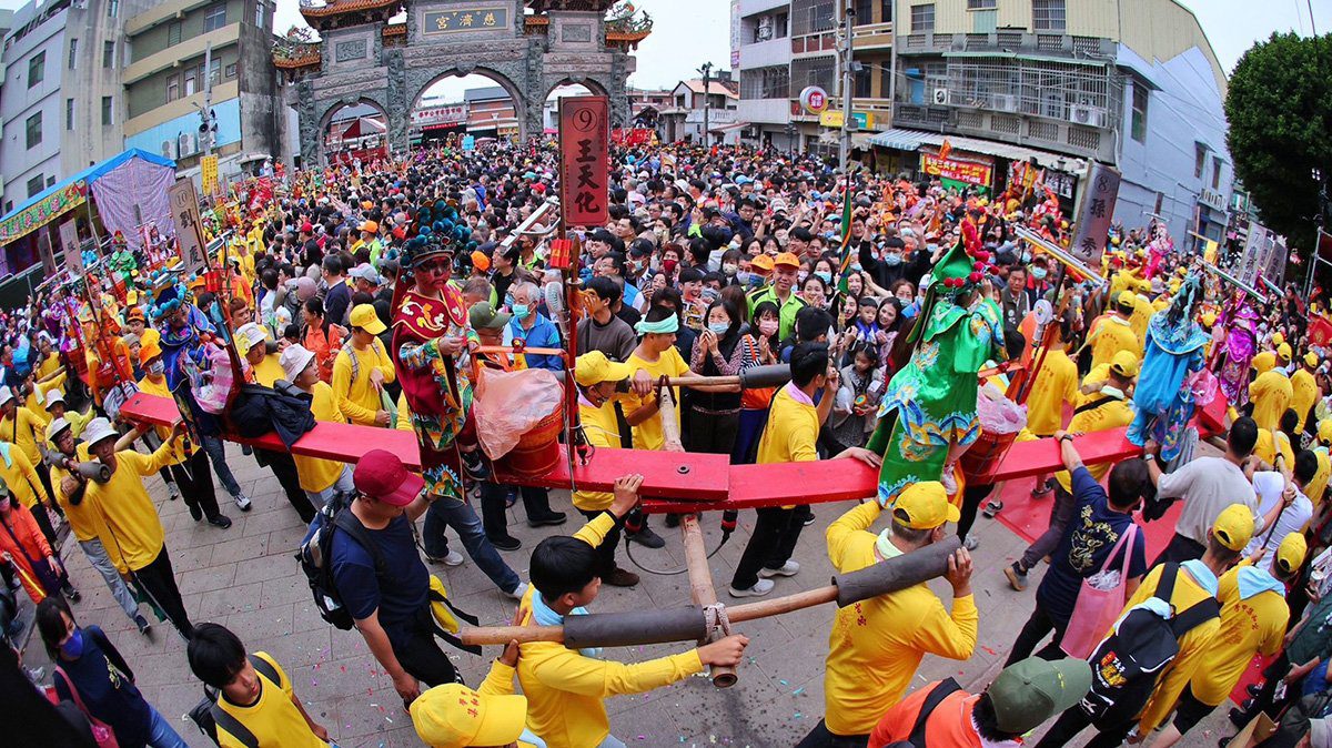 清明連假春遊熱 台南踏青、商圈、廟會人氣爆棚 清明連假春遊熱 台南踏青、商圈、廟會人氣爆棚