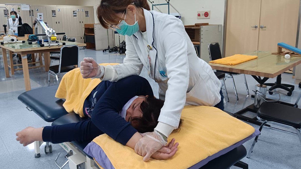 骨折術後未即時復健關節沾黏 積極治療三月恢復近正常 骨折術後未即時復健關節沾黏 積極治療三月恢復近正常