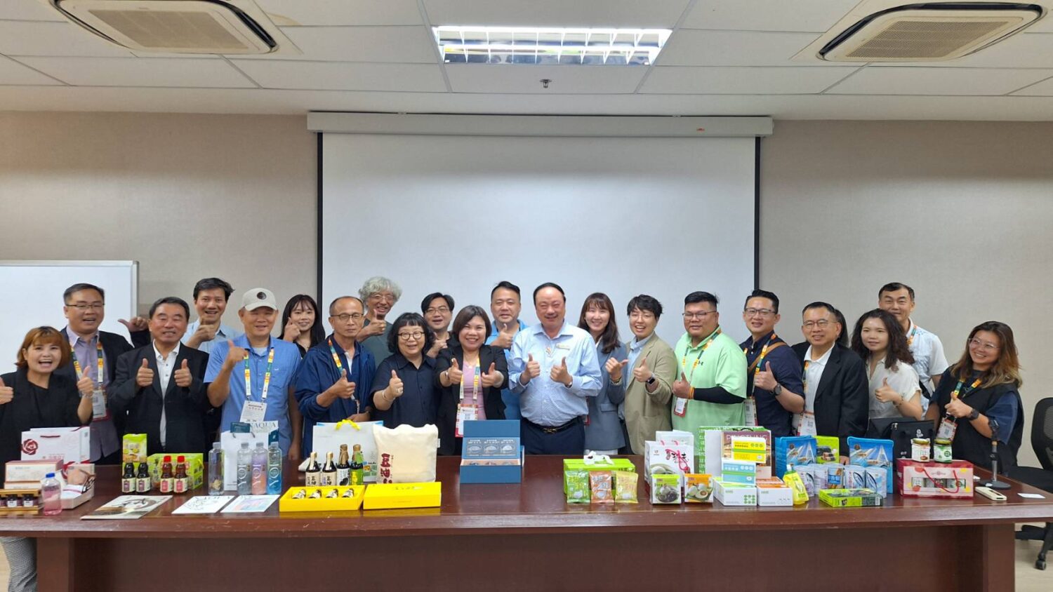 「2025新加坡國際食品展」 屏東隊參訪昇菘集團搶先機 「2025新加坡國際食品展」 屏東隊參訪昇菘集團搶先機