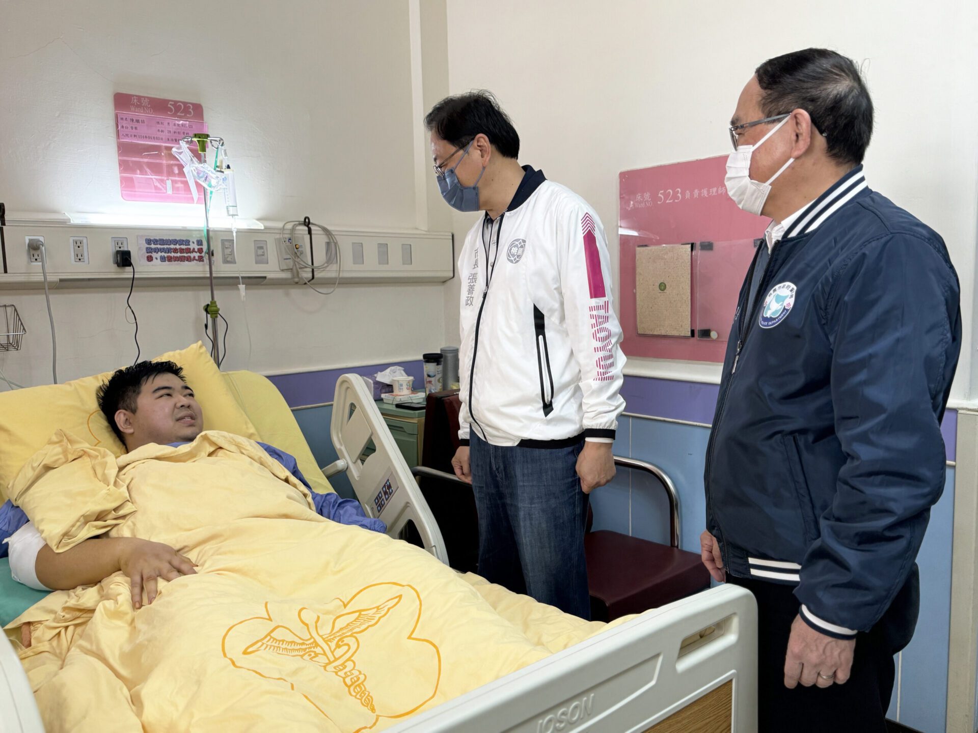 員警抓毒蟲骨折恐神經受損 張善政:提供最完善的醫療協助 員警抓毒蟲骨折恐神經受損 張善政:提供最完善的醫療協助