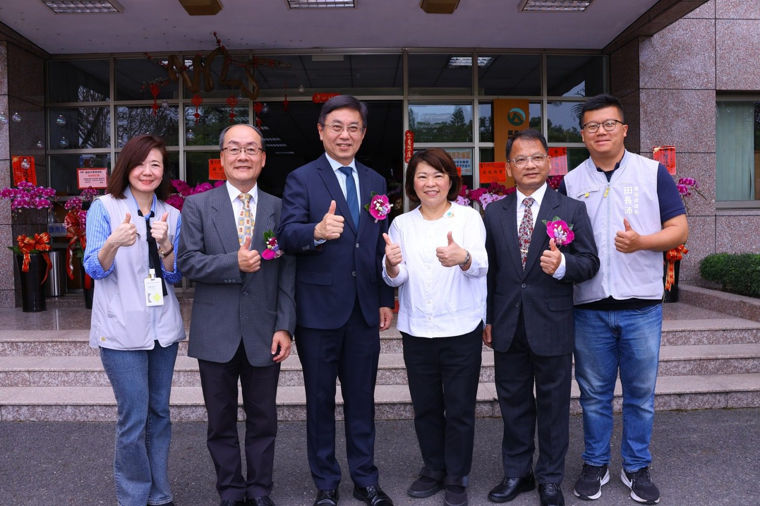 「嘉義分署長交接 黃敏惠市長盼五軌共構助力木都發展」