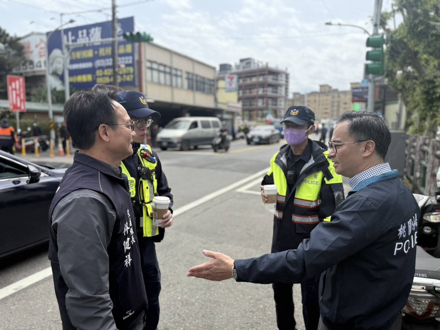 清明掃墓人潮湧現 桃警規劃交通疏導確保順暢