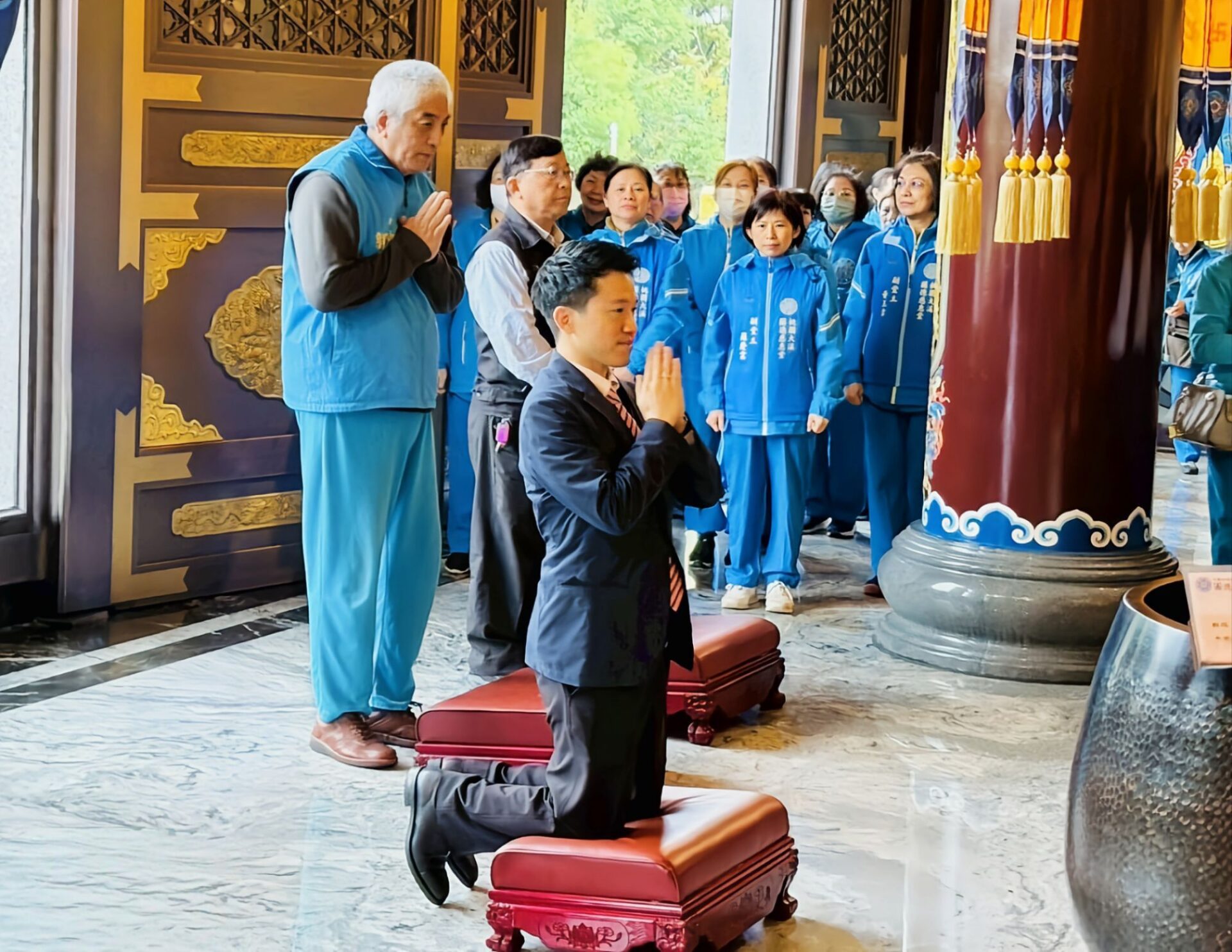 何志偉代表總統贈墨寶 圓德慈惠堂善行受讚譽 何志偉代表總統贈墨寶 圓德慈惠堂善行受讚譽