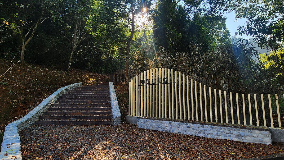 走進埔里山林!「鰲頭山步道健行活動」4月20日登場 完成挑戰還送限量好禮 走進埔里山林!「鰲頭山步道健行活動」4月20日登場 完成挑戰還送限量好禮