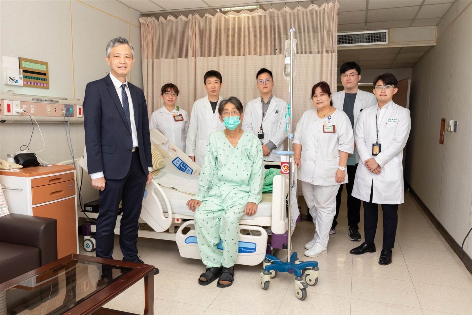 高雄長庚首創兩階段活體肝移植 幫助肝臟體積過小之捐贈者 捐肝救家人 高雄長庚首創兩階段活體肝移植 幫助肝臟體積過小之捐贈者 捐肝救家人