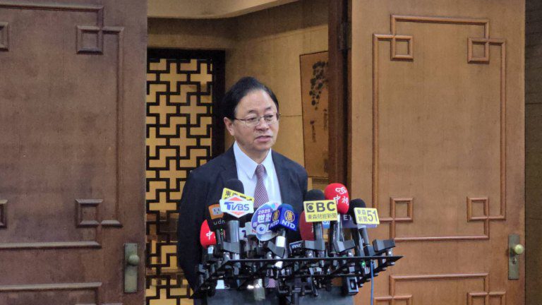 張善政赴院會示警「對美投資」三大擔憂 籲重視「護國群山」 張善政赴院會示警「對美投資」三大擔憂 籲重視「護國群山」