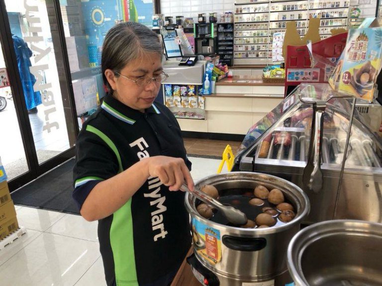 桃竹苗分署4/24攜手全家辦理中高齡者職場體驗式徵才活動 助中高齡者重返職場 桃竹苗分署4/24攜手全家辦理中高齡者職場體驗式徵才活動 助中高齡者重返職場