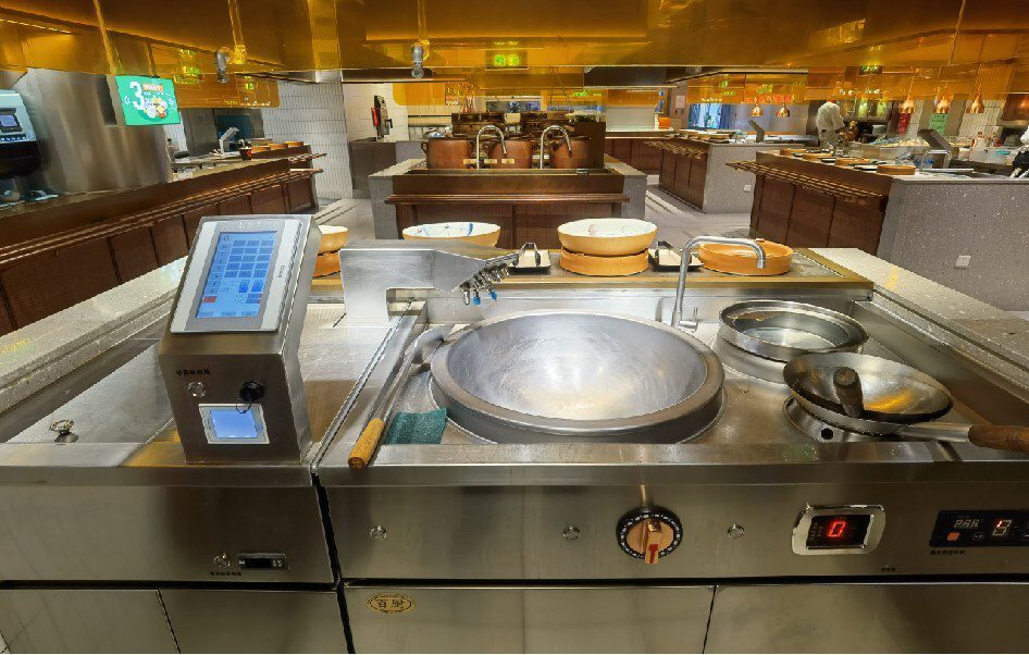 城覓科技WeBite引進AI炒菜機器人 神助攻香港餐飲升級轉型