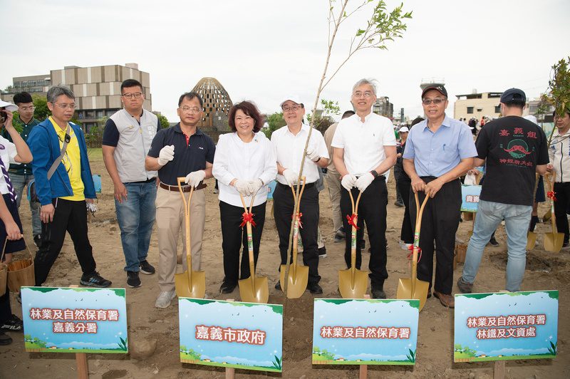 114年度植樹活動「綠織林業村 嘉義好森活」 嘉義市再添綠意 黃敏惠市長:全民攜手打造永續幸福城市 114年度植樹活動「綠織林業村 嘉義好森活」 嘉義市再添綠意 黃敏惠市長:全民攜手打造永續幸福城市