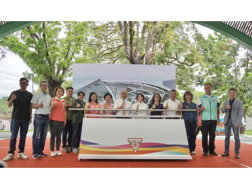 斥資4,500萬打造! 仁愛國小風雨球場正式啟用 大學長蘇貞昌重返母校 感謝周縣長高效率促成 斥資4,500萬打造! 仁愛國小風雨球場正式啟用 大學長蘇貞昌重返母校 感謝周縣長高效率促成