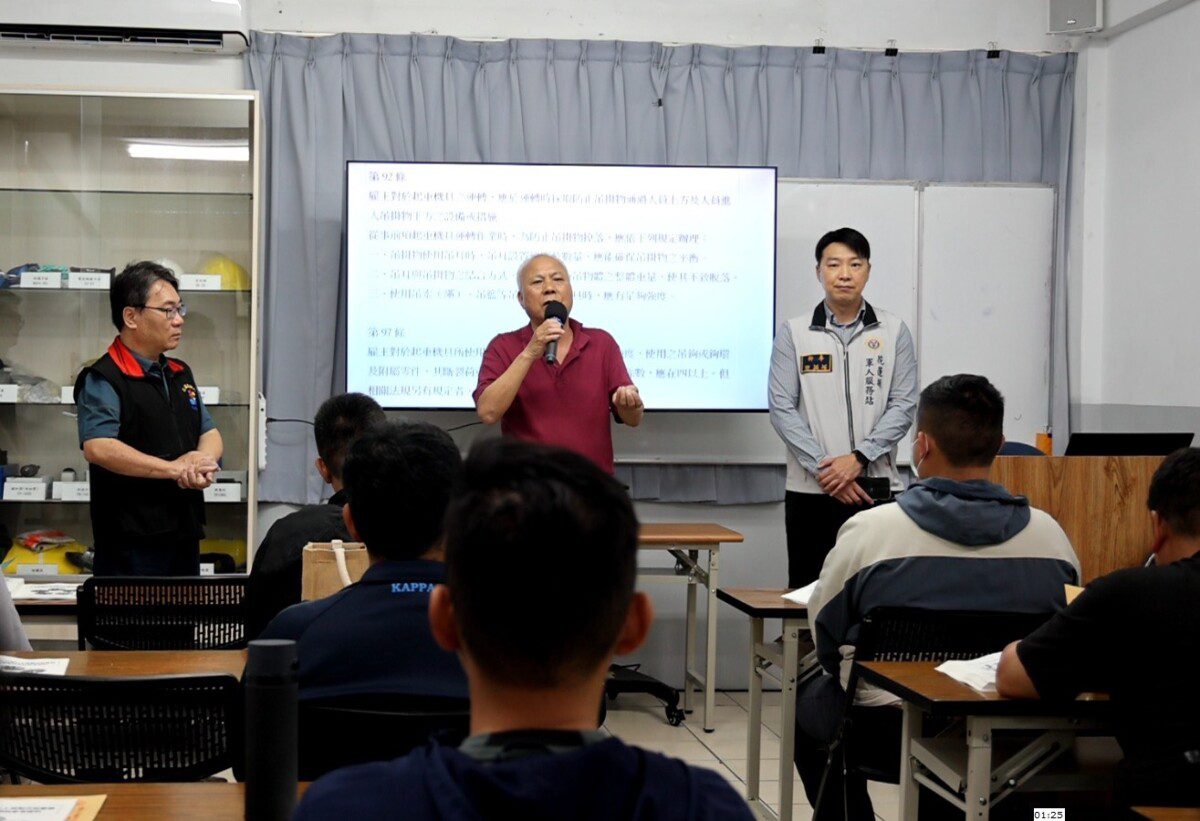 國軍屆退官兵訓練 縣府偕軍人服務站致意新聞稿及照片惠請記者朋友參考運用