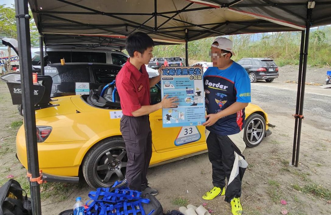 六龜山城拉力賽開跑 消防隊CPR教學助選手自救能力 六龜山城拉力賽開跑 消防隊CPR教學助選手自救能力