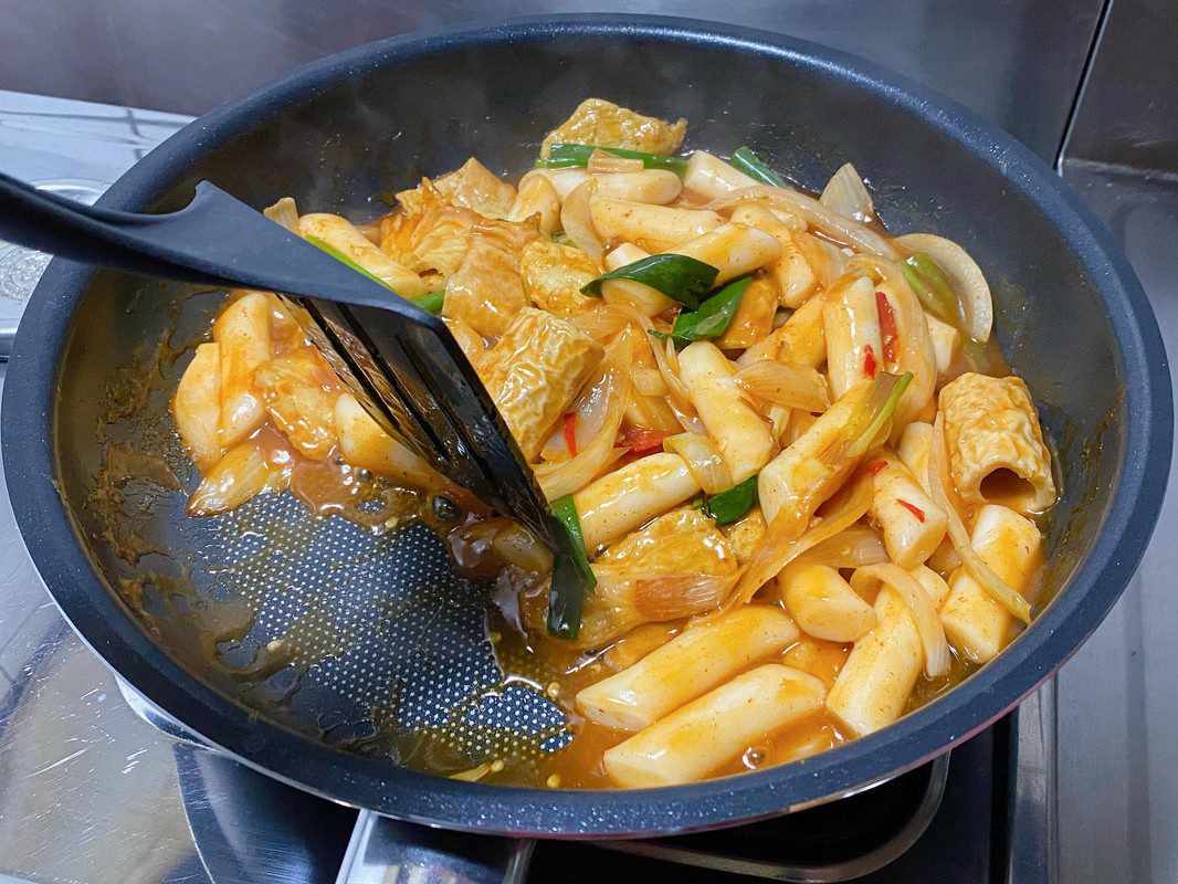 料理小白福音！她曬這個「烹飪神器」食材完美不沾黏  婆媽讚：這鍋廚房都必備一個