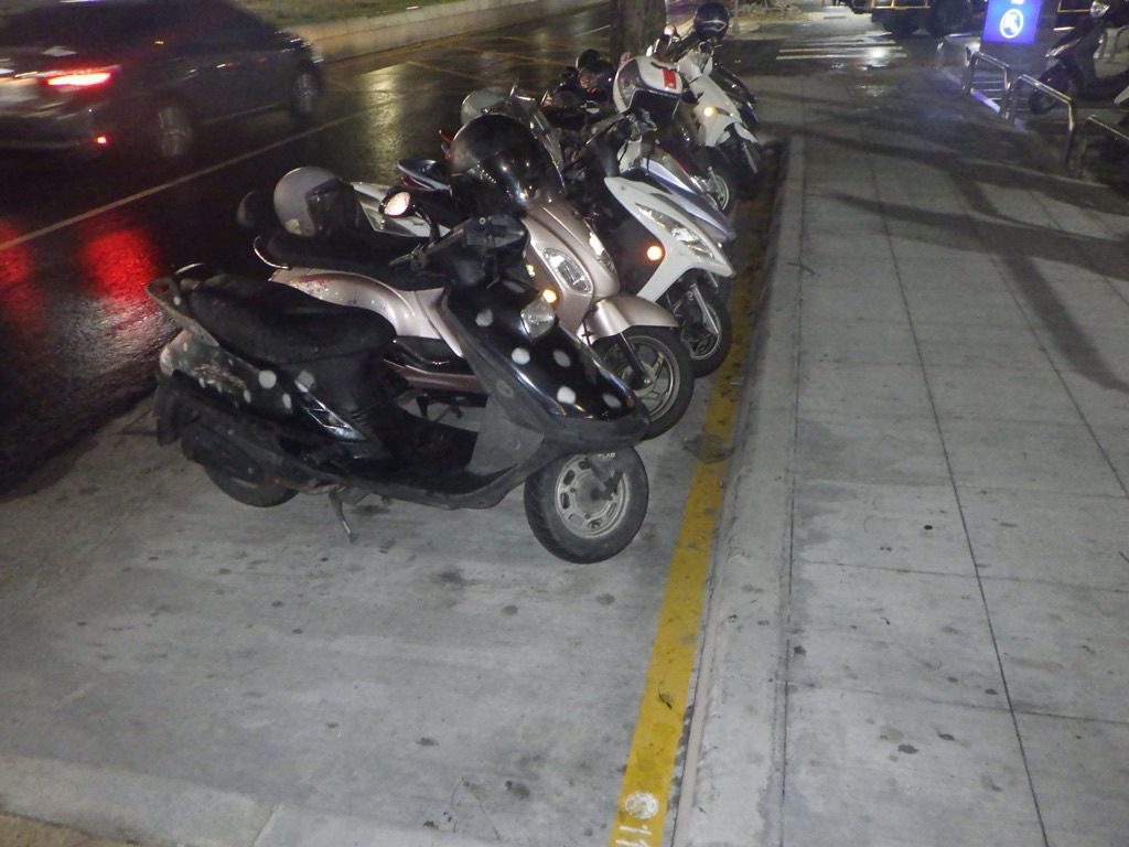 高雄交大籲:大順路黃線7時至20時禁停以免挨罰 高雄交大籲:大順路黃線7時至20時禁停以免挨罰