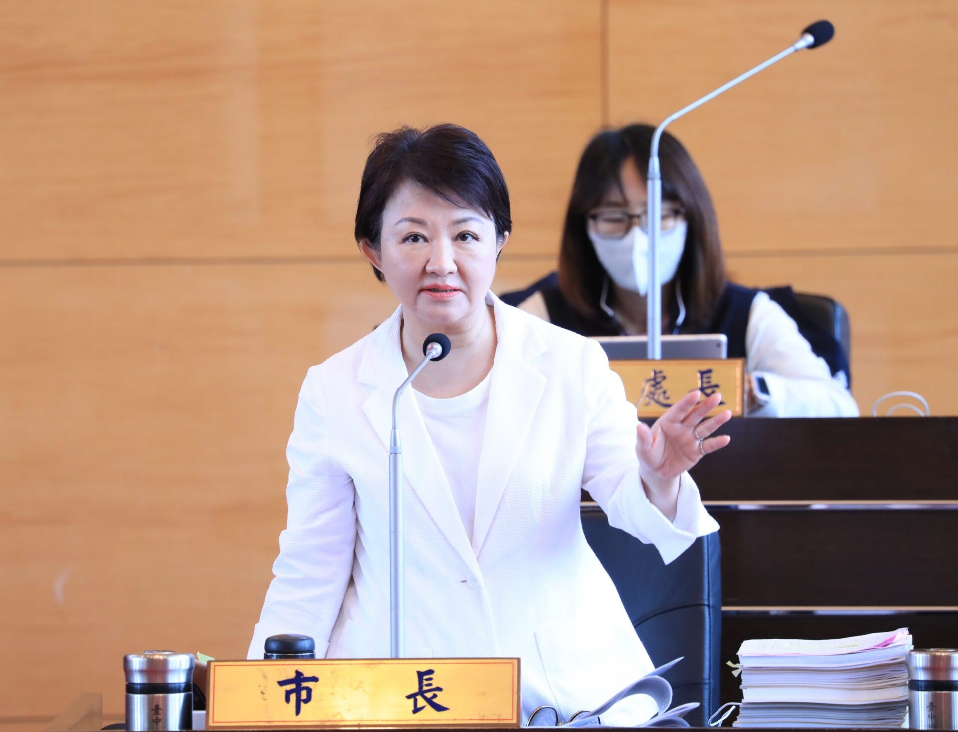 議員肯定台中發行200億公債穩財政 盧秀燕籲中央公平分配資源 議員肯定台中發行200億公債穩財政 盧秀燕籲中央公平分配資源