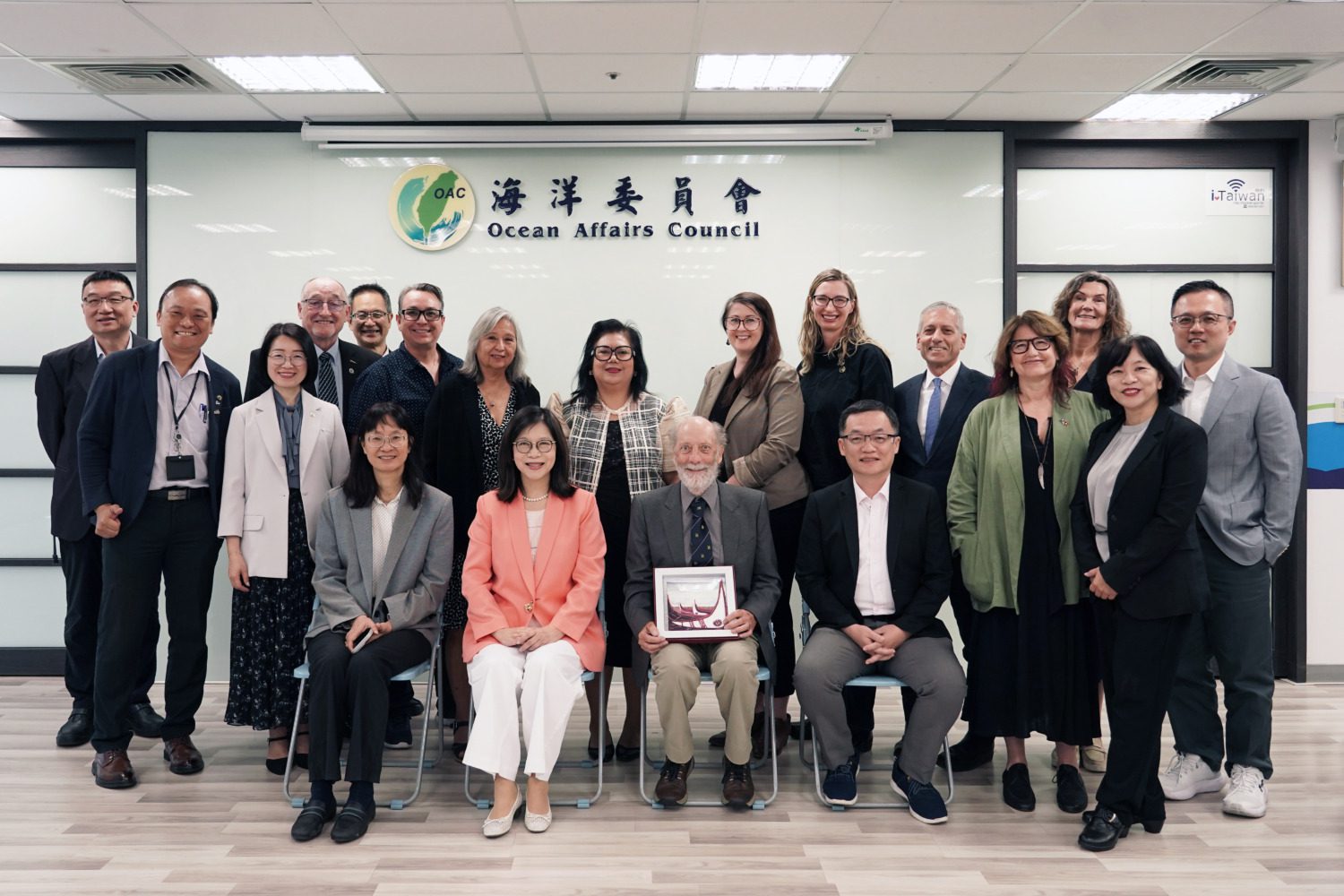 海委會主委管碧玲會晤IPMEN五國代表 推動海洋永續發展邁大步 海委會主委管碧玲會晤IPMEN五國代表 推動海洋永續發展邁大步