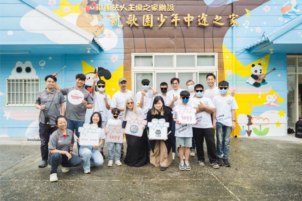 「灰」別過去點亮家園 凱歌園彩繪牆繪出新氣象