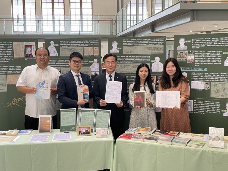 百年風華 文學綻放 臺中一中110週年校慶特展開展 百年風華 文學綻放 臺中一中110週年校慶特展開展