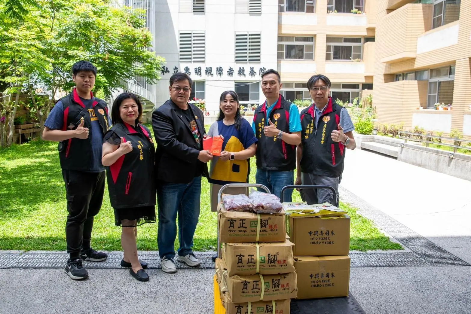 中市廣愛慈善會理事長趙令澤關懷弱勢 偕多位善心人士捐款惠明教養院