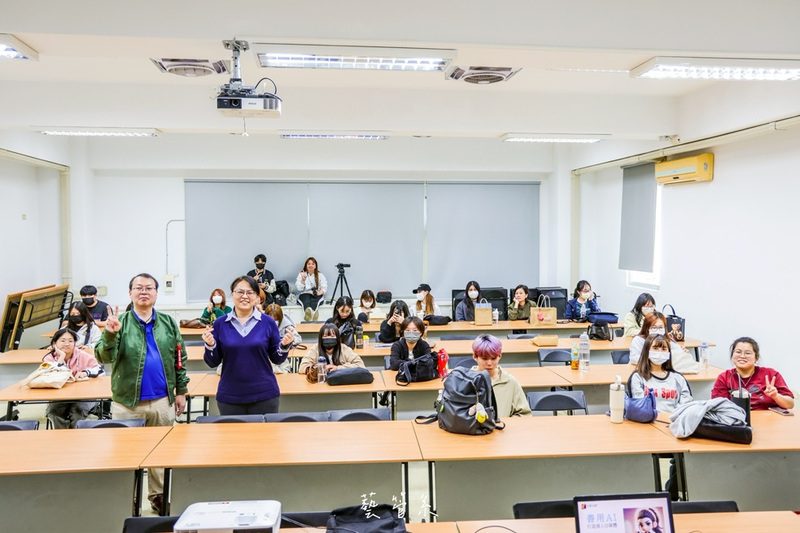 樹科大藝管系跨域講座 邀自媒體策略顧問鍾婷分享善用AI實戰心法