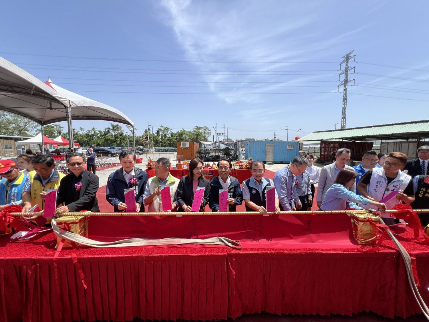 大寮社宅上樑、預計115年完工 高雄自辦社宅再添里程碑！