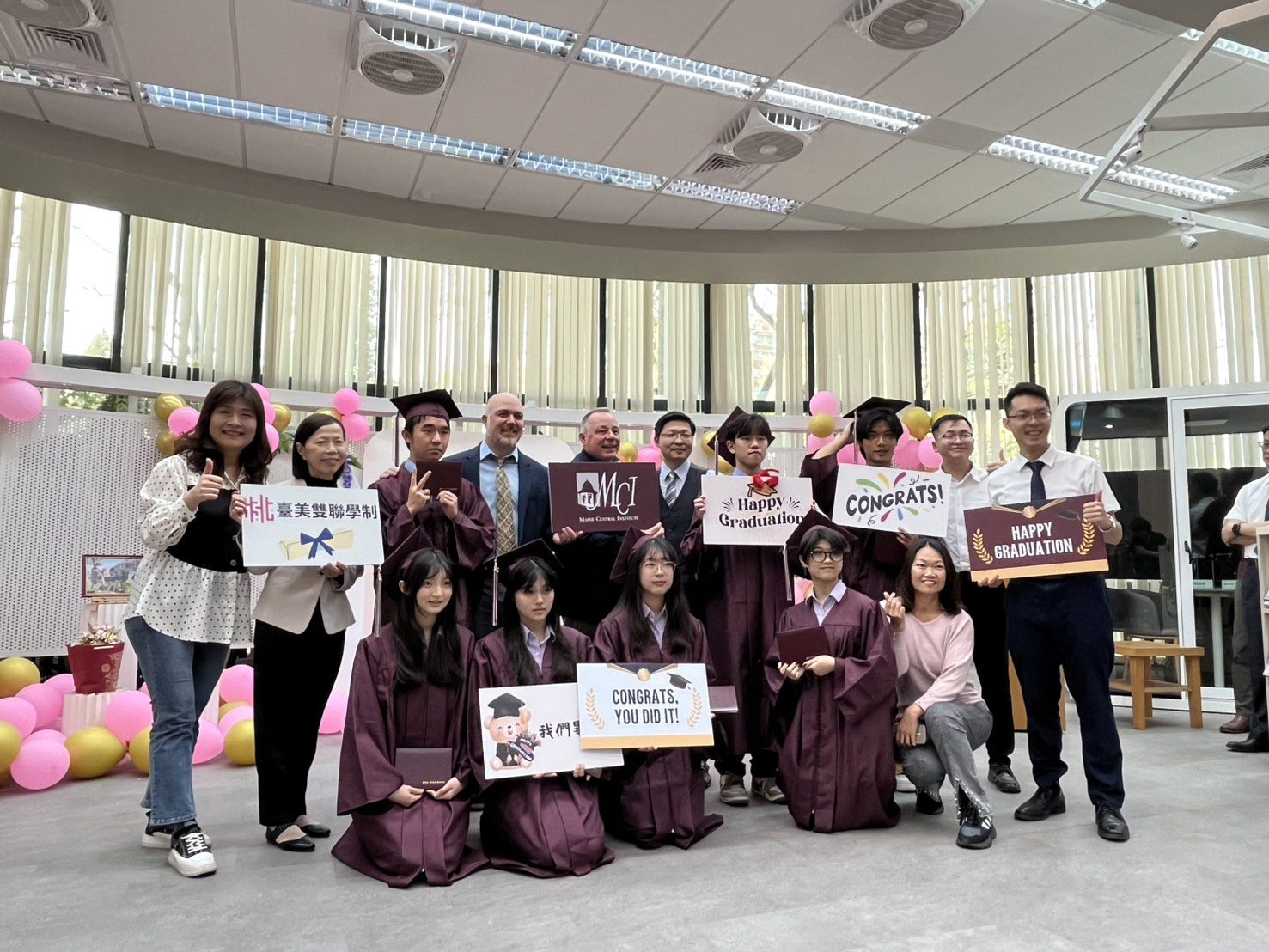 桃市「台美高中雙聯學制」畢業典禮登場 學子曝心得