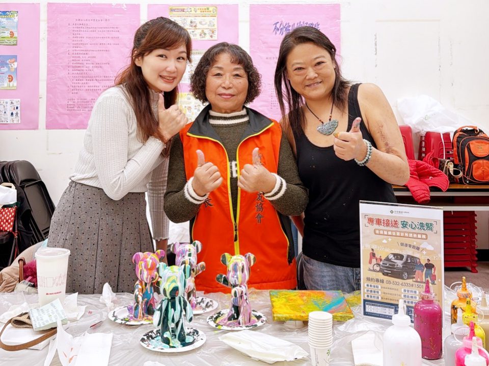 腎彩飛揚、繪出繽紛 竹市腎友協會邀請腎友一同揮灑色彩用創作點亮透析人生 腎彩飛揚、繪出繽紛 竹市腎友協會邀請腎友一同揮灑色彩用創作點亮透析人生