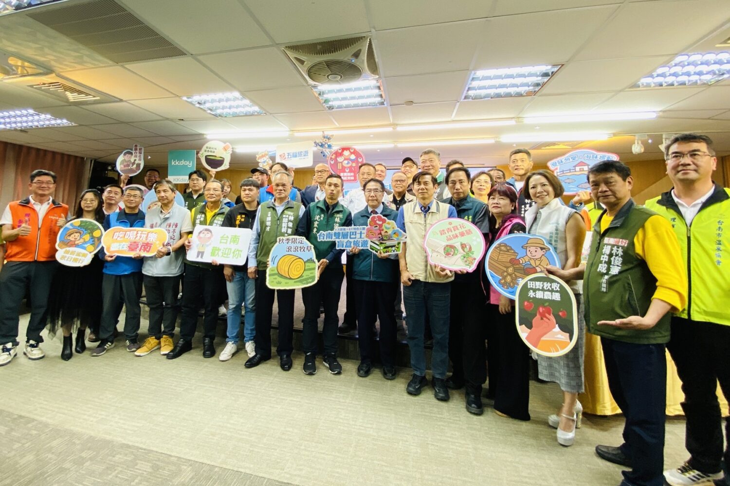 台南雙層巴士盲盒旅遊正式開跑 邀請大家開箱台南四季風味新玩法