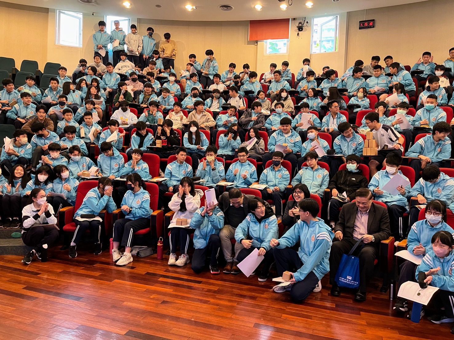 台灣學聯攜手聚界潔能　李羅權院士引導啟發南山學子科學夢