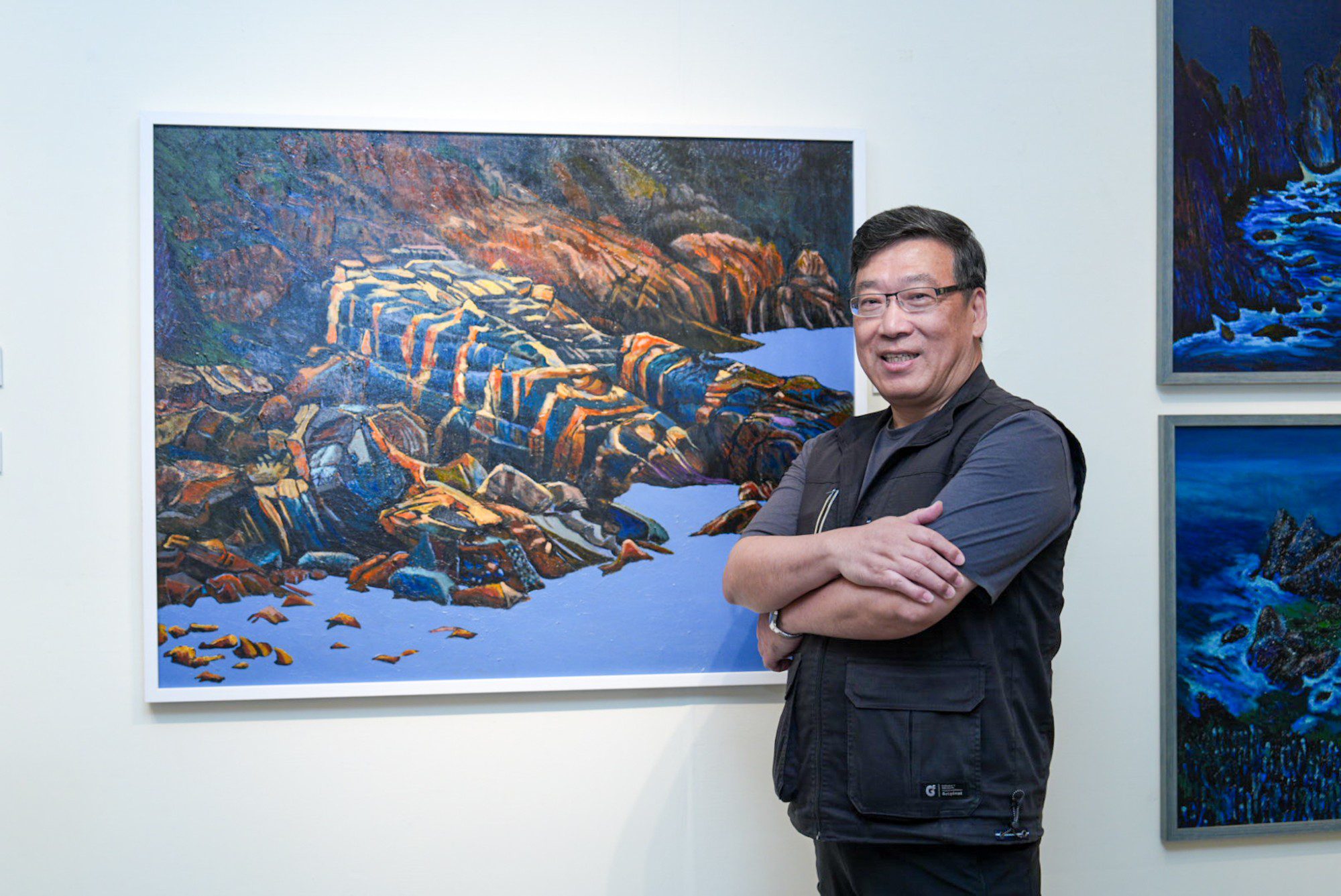 藍眼淚畫布再現　馬祖藝術家曹松清於中原大學舉辦個展